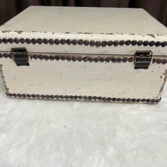 アンティーク    木箱  インテリアの画像