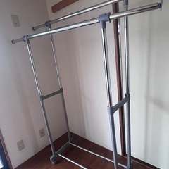 【決定】ハンガーラックの画像