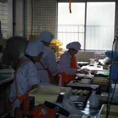 12時終了で午後は自由！地域の見守りを支えるお弁当づくり＆配送の画像