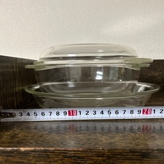 【無料】イワキ耐熱ガラスキャセロールと皿の画像