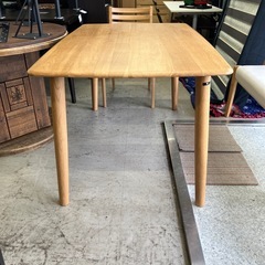 I 2512-662 大塚家具　オーク無垢材　ダイニングセット　ベンチ　イス2脚付き　バラ売り不可　キズ汚れ有りの画像