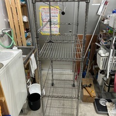 ハンガーポール付きメタルラックの画像