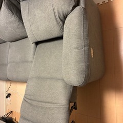 <値下げします！！！>【セット売り】ニトリのソファとセンターテーブル、SONYテレビの画像