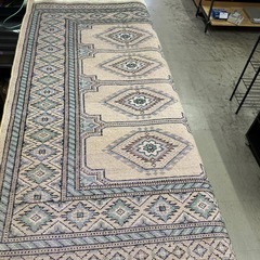 A2512-663 パキスタン製　手織りラグカーペット　中古の画像