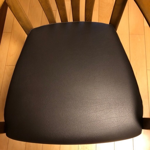 カリモク　ダイニングチェアー二脚