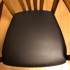 カリモク　ダイニングチェアー二脚の画像