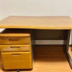 【日曜日まで無料】学習机＆パソコンデスク単体（写真の引き出しは希望あればお付けします）差し上げますの画像
