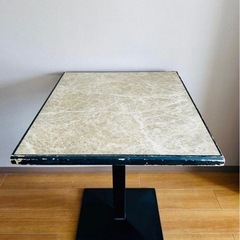 カフェテーブル　70×60の画像