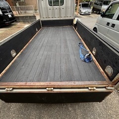 キャンターガッツの画像