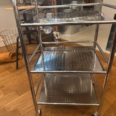 ラック(高さ75.5cm,横41cm,奥行32cm)の画像