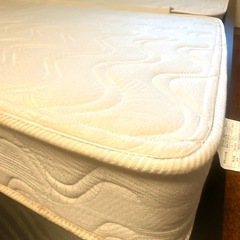 ベッドマットレスの画像