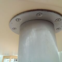 リユースのサカイ栃木店★ジモティ割あり★  テーブル クリーム W136×D84.5×H69.5 クリーニング済み TC12125の画像