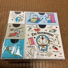 ドラえもんデザインのドリンクカップ、収納ボックス、ランチBOX  3点セットの画像