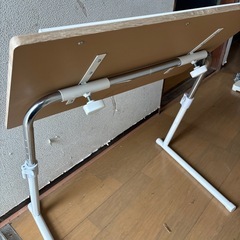 昇降式パソコンデスク　の画像