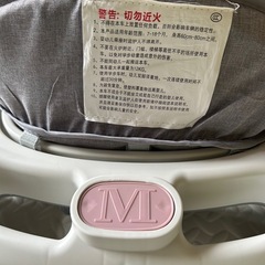 赤ちゃん用歩行器の画像