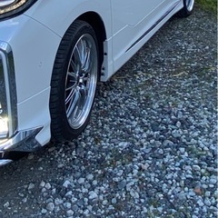 245/40/20タイヤ付きホイール「一本傷あり」値段交渉可能の画像