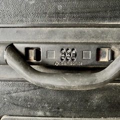 サムソナイト 大きなスーツケース 鍵紛失 傷、割れ、破れの画像