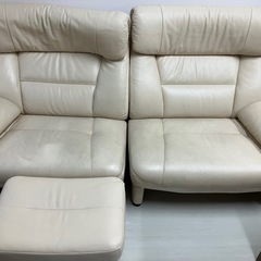 カリモク　ソファー、オットマンの画像