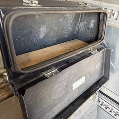 FRP製 黒い収納ボックス トラック 工具箱の画像