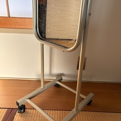 全身鏡の画像