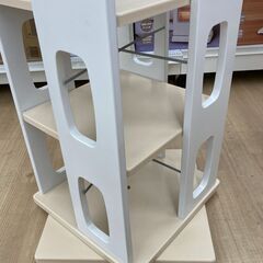 A-970【リユースのサカイ野々市店】ジモティ来店特価‼ 回転式本棚 木製 ホワイト クリーニング済みの画像