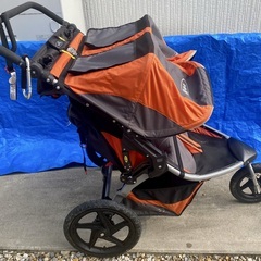 双子ベビーカーの画像