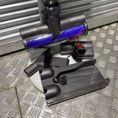 店頭引き渡し 中古 Dyson ダイソン コードレスクリーナー V11 absolute 掃除機 動作確認済みの画像