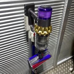 店頭引き渡し 中古 Dyson ダイソン コードレスクリーナー V11 absolute 掃除機 動作確認済みの画像