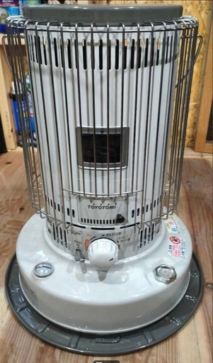 TOYOTOMIトヨトミ石油ストーブ KS-67H ショップ 23年製ホワイト ケース付き
