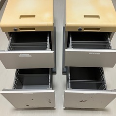 キャビネット 2台の画像