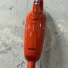 マキタ makita 充電式クリーナー コードレス掃除機 掃除機 CL103D 本体 充電器付き コードレスクリーナー 紙パック式 付属品付き　1225-04の画像