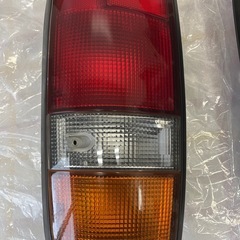 ランドクルーザー80 後期純正テールランプの画像