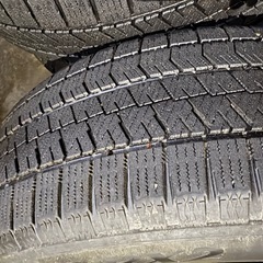 215/60/17 2022年製 ブリザックVRX2 5部山の画像