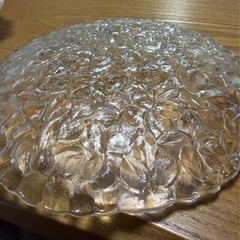 花柄のようなガラス皿5枚　18センチの画像