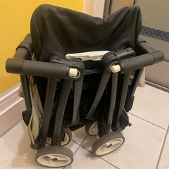 飛行機内持ち込めるベビーカーcybexの画像