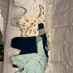 ④【非対面】500円‼️60cmロンパースなどの画像