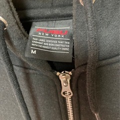 FUBUパーカーMサイズ
の画像