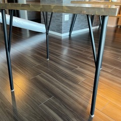 ダイニングテーブルの画像