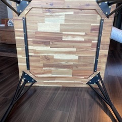 ダイニングテーブルの画像