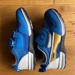 E7系　キッズシューズ　16.5センチの画像