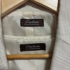 レディーススーツの画像