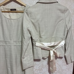 レディーススーツの画像