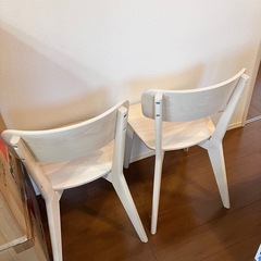 IKEA ダイニングチェア LISABO 2脚の画像