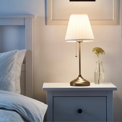 IKEAランプ+サイドテーブルの画像