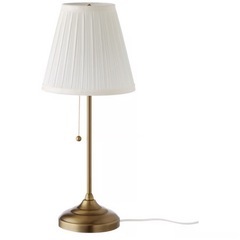 IKEAランプ+サイドテーブルの画像