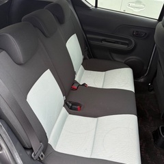 【車検2027年9月まで！】トヨタ アクアS ハイブリッド★新品冬タイヤ＆ナビ付★総額35万円の画像