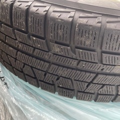 スタッドレスタイヤの画像