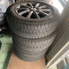 スノータイヤとアルミホイール4本セットの画像