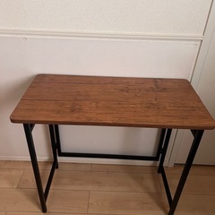 折りたたみ机の画像
