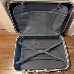 スーツケースの画像